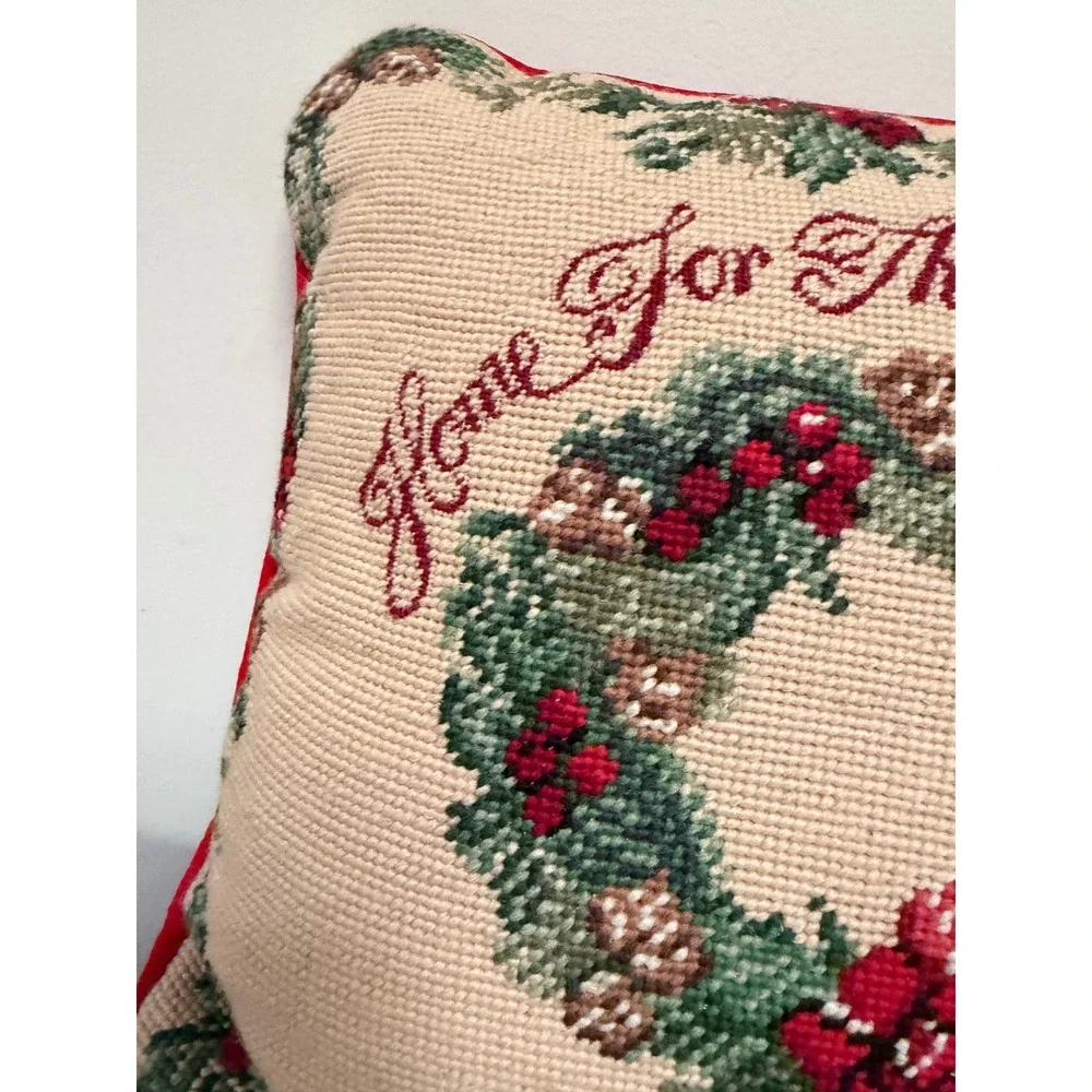 Lillian Vernon Needlepoint Pillow Christmas Holidays 12in Red Cream Wreath